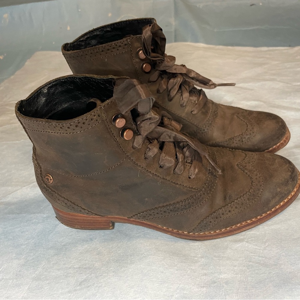 Sebago Claremont Boots Women Wingtip Bootie